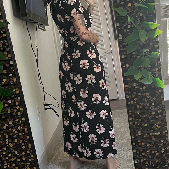 Sweet Floral Dress - Picture 2 of 4